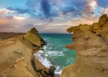 خلیج چیست؟ تعریف + تفاوت اقیانوس و خلیج