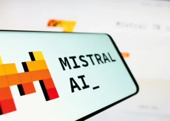 Mistral AI چیست؟ مشتری جدی اروپا برای تاج هوش مصنوعی