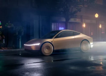 تصادف جنجالی تاکسی خودران ایلان ماسک!