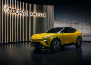 آکورا RSX؛ شاسی‌بلند برقی نرم‌افزارمحور