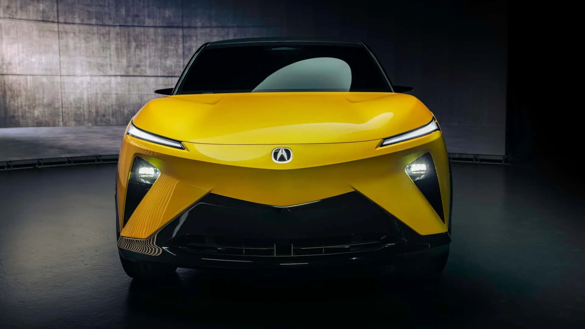 آکورا RSX؛ شاسی‌بلند برقی نرم‌افزارمحور