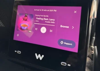 وقتی تاکسی رباتیک، لیست پخش شما را می‌چرخاند