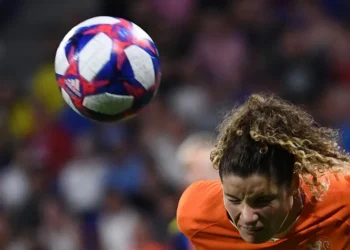 ضربه سر فوتبال خطر پنهان برای مغز بازیکنان آماتور