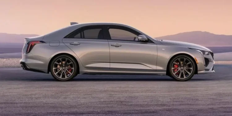 کادیلاک CT4-V 2026 امکانات بیشتر با قیمت جدید