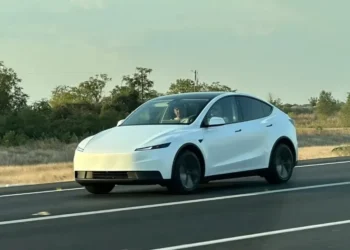 شاسی‌بلند اقتصادی تسلا رونمایی شد چه چیزهایی قربانی شد؟