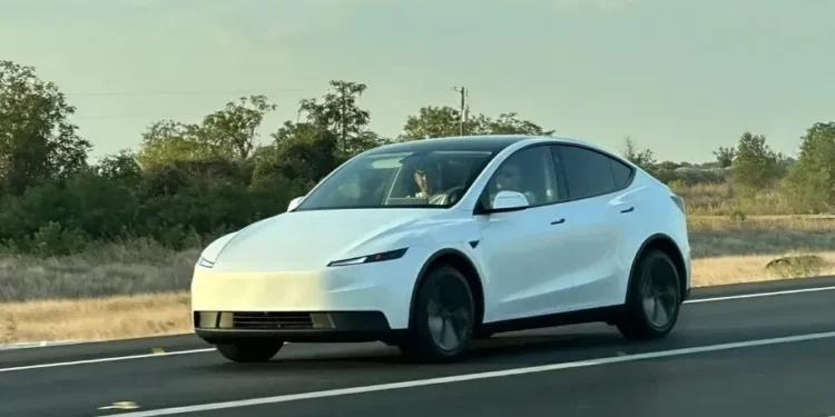 شاسی‌بلند اقتصادی تسلا رونمایی شد چه چیزهایی قربانی شد؟