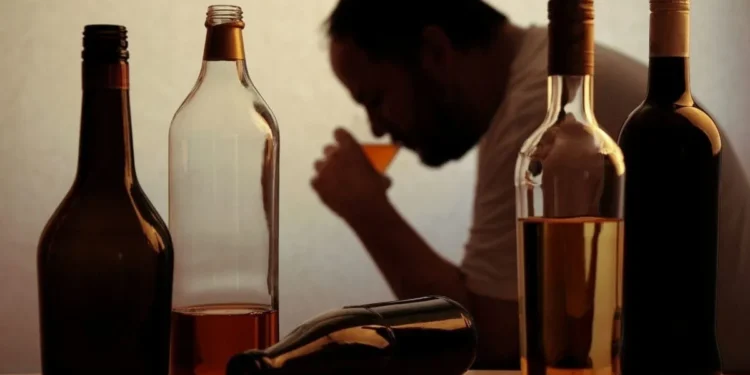 کاهش حجم مغز؛ راز پشت مصرف روزانه الکل