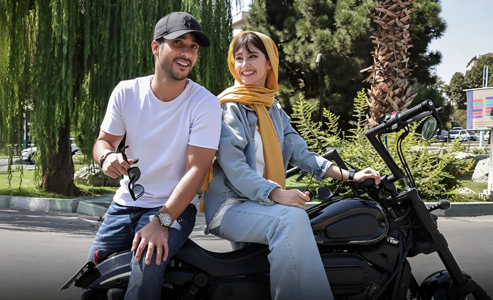 معرفی 12 فیلم از لیست بهترین فیلم های سینمایی طنز ایرانی جدید 1404