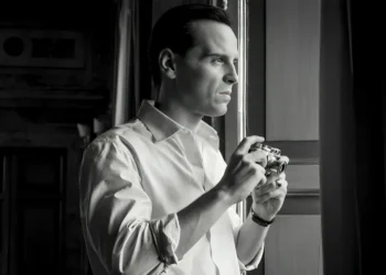 پیشنهاد سریال Ripley 2024؛ سفری به ذهن تاریک یک فریبکار نابغه