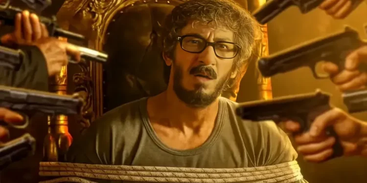 پیشنهاد فیلم مرد عینکی و ماجراهای خنده‌دار شباهت‌های مرگبار