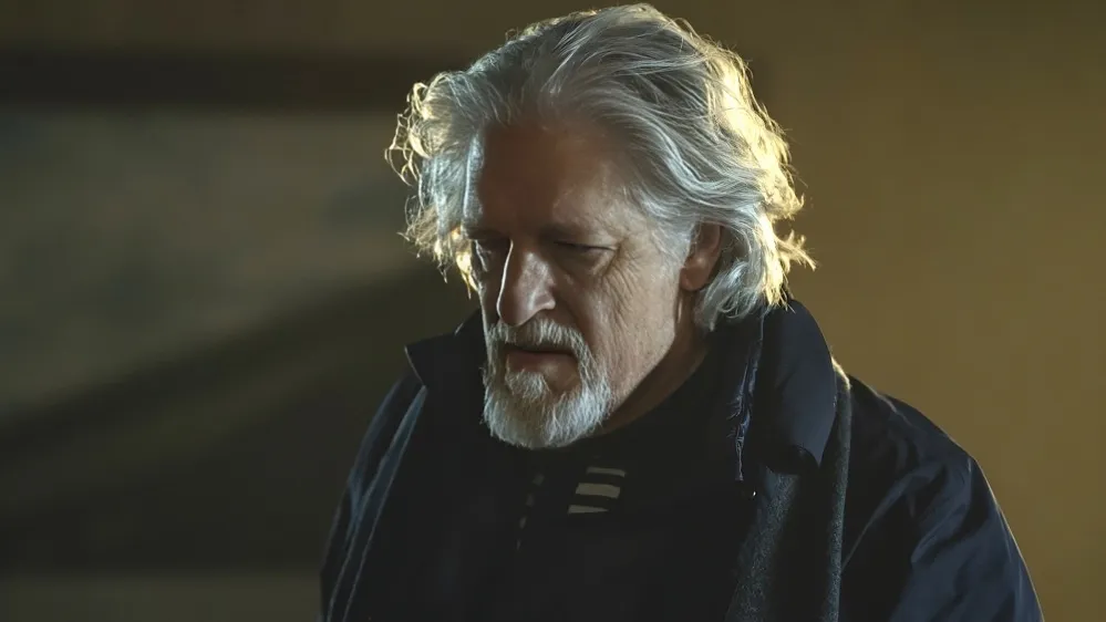 بازیگران فیلم در حسرت تو؛ معرفی 10 چهره فیلم Regretting You