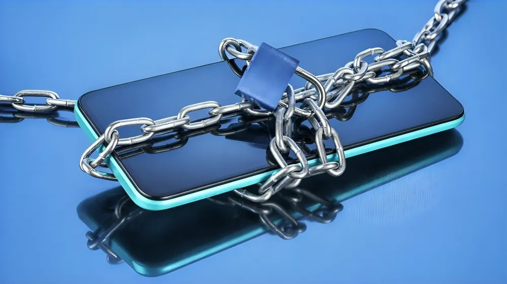 فیلتر محتوای برهنگی؛ تصمیم جنجالی بریتانیا برای کودکان