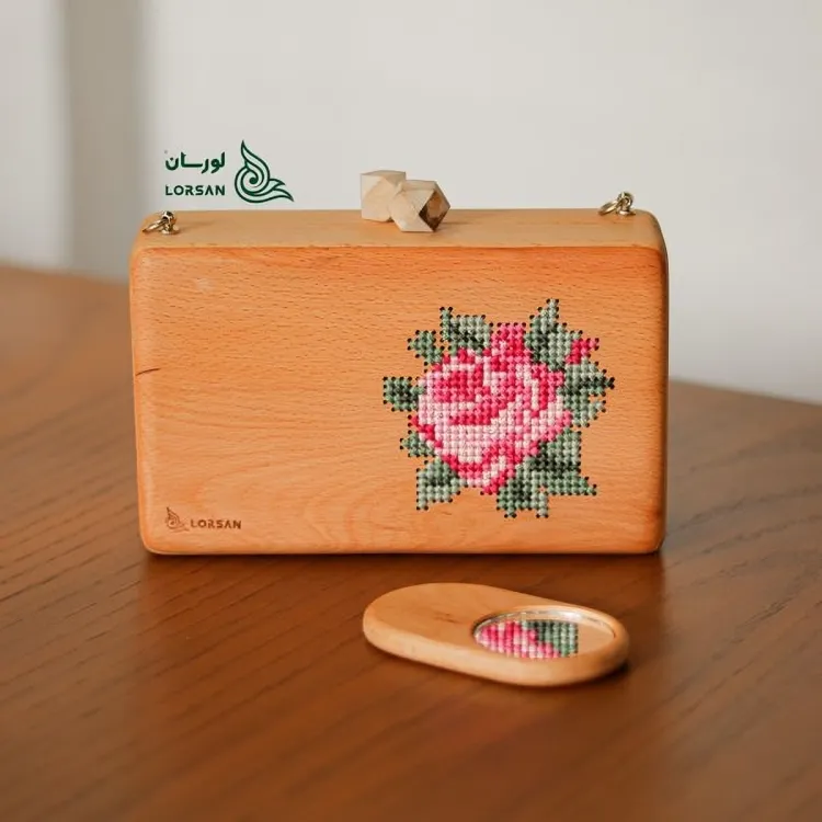 هدیه برای خانم ها