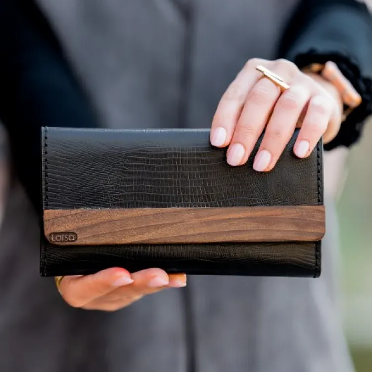 هدیه برای خانم ها