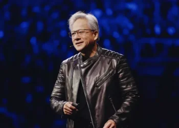 چرا هوانگ از سرنوشت AI مطمئن نیست؟ 5 حقیقت تکان‌دهنده AI